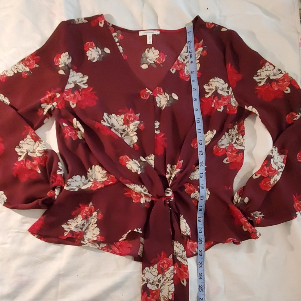 🤩Maroon Blouse with Red & White Flowers🤩